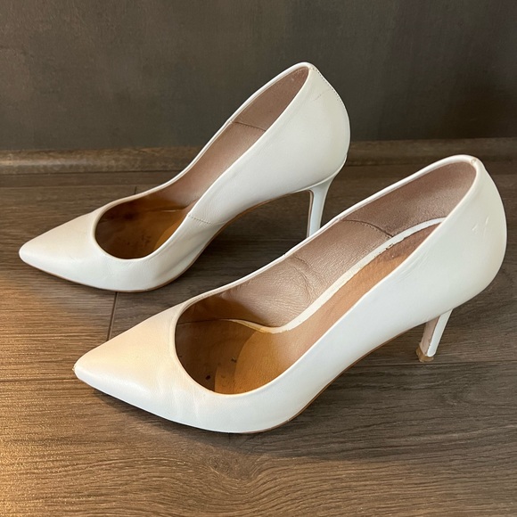 Saks Fifth Avenue White Heels Size 6.5 - Picture 5 of 8